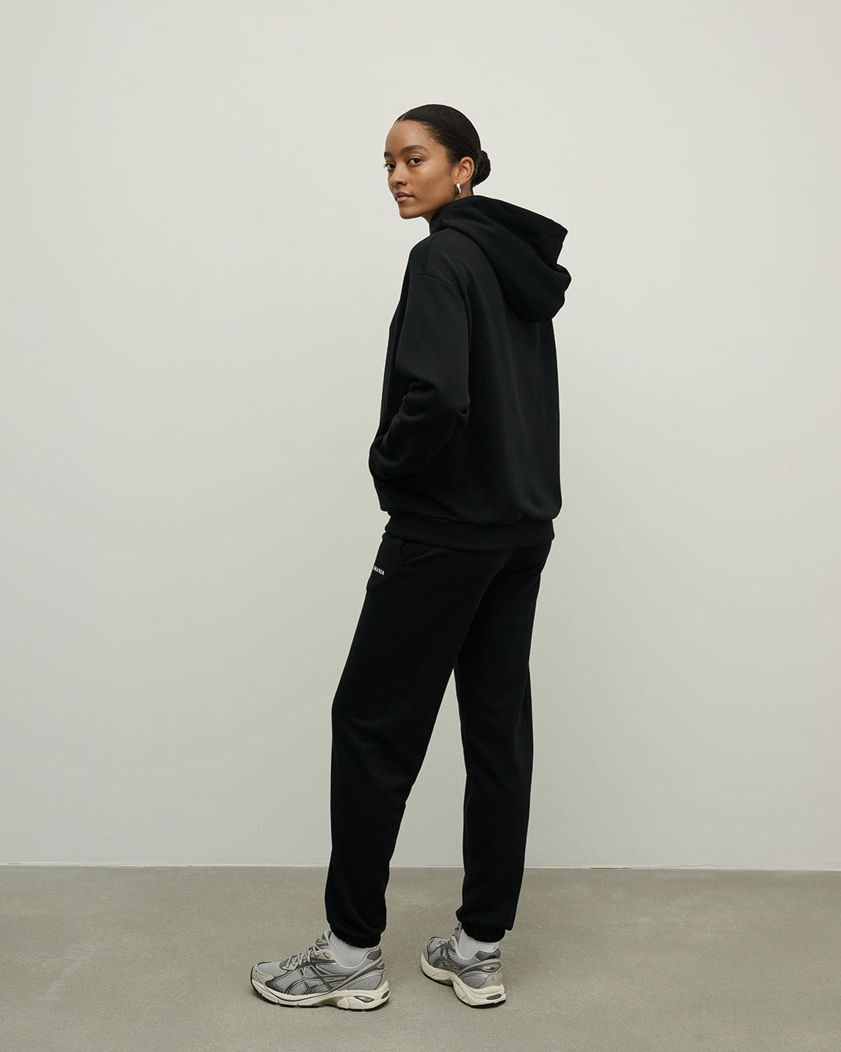 BLUZA Z KAPTUREM EVERY BLACK