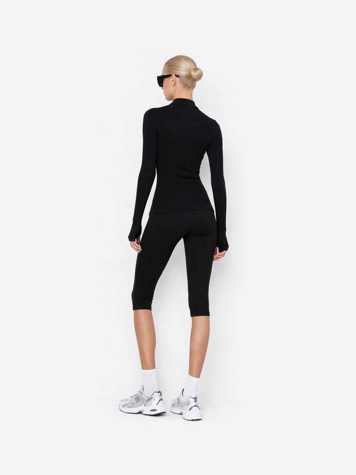 LONGSLEEVE SHERYL BLACK-WHITE