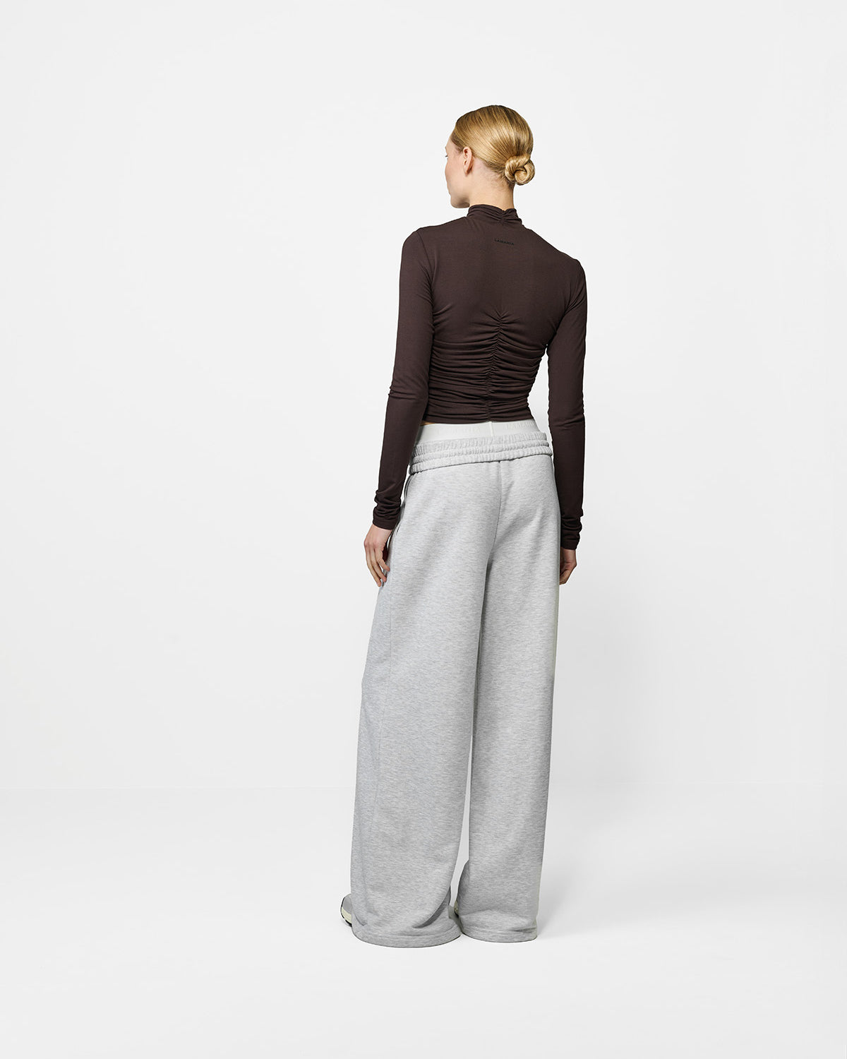 LONGSLEEVE ANNIKA DARK CHOCOLATE