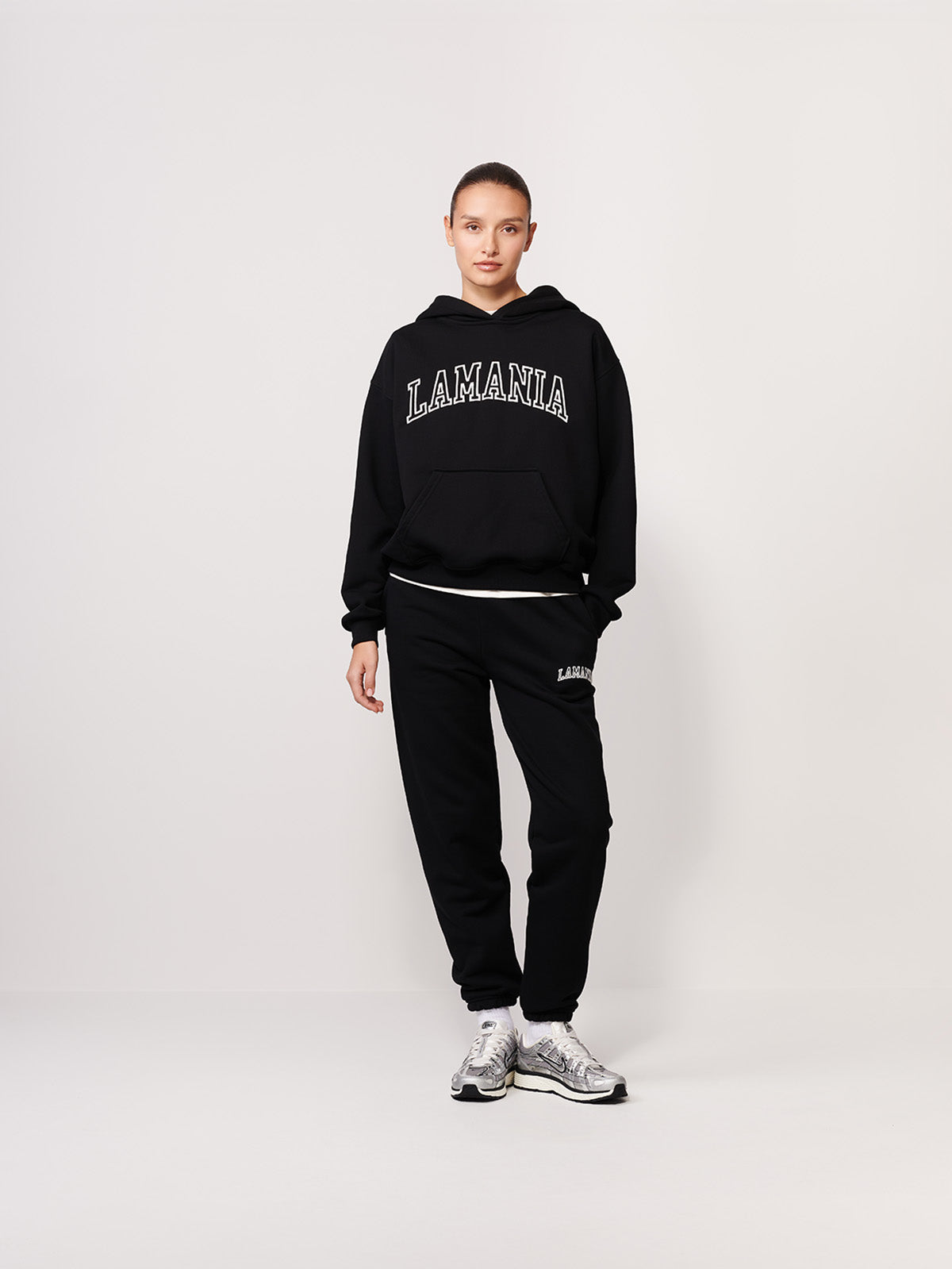 BLUZA Z KAPTUREM PERFECT BLACK