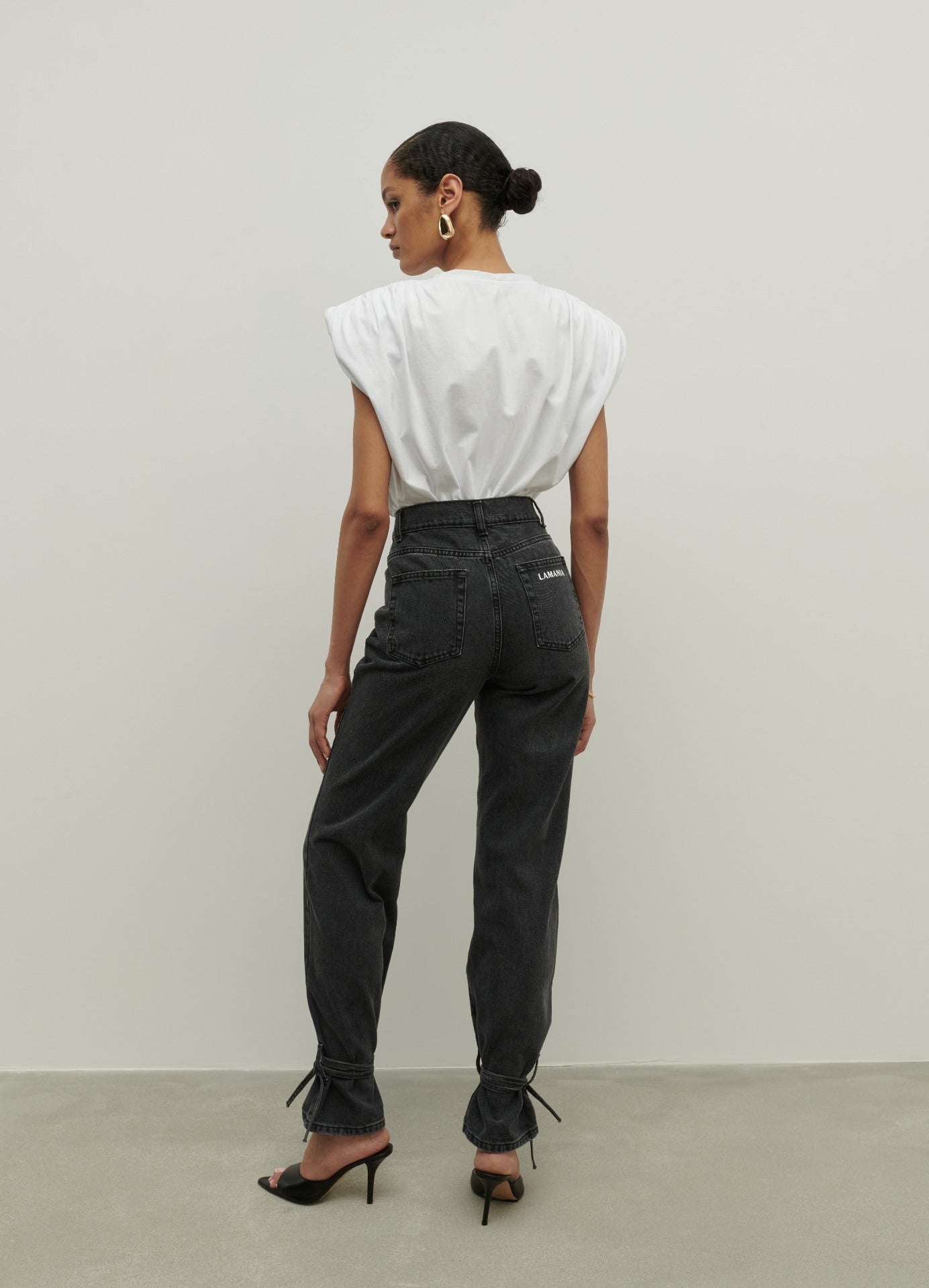 JEANSY ETZI BLACK