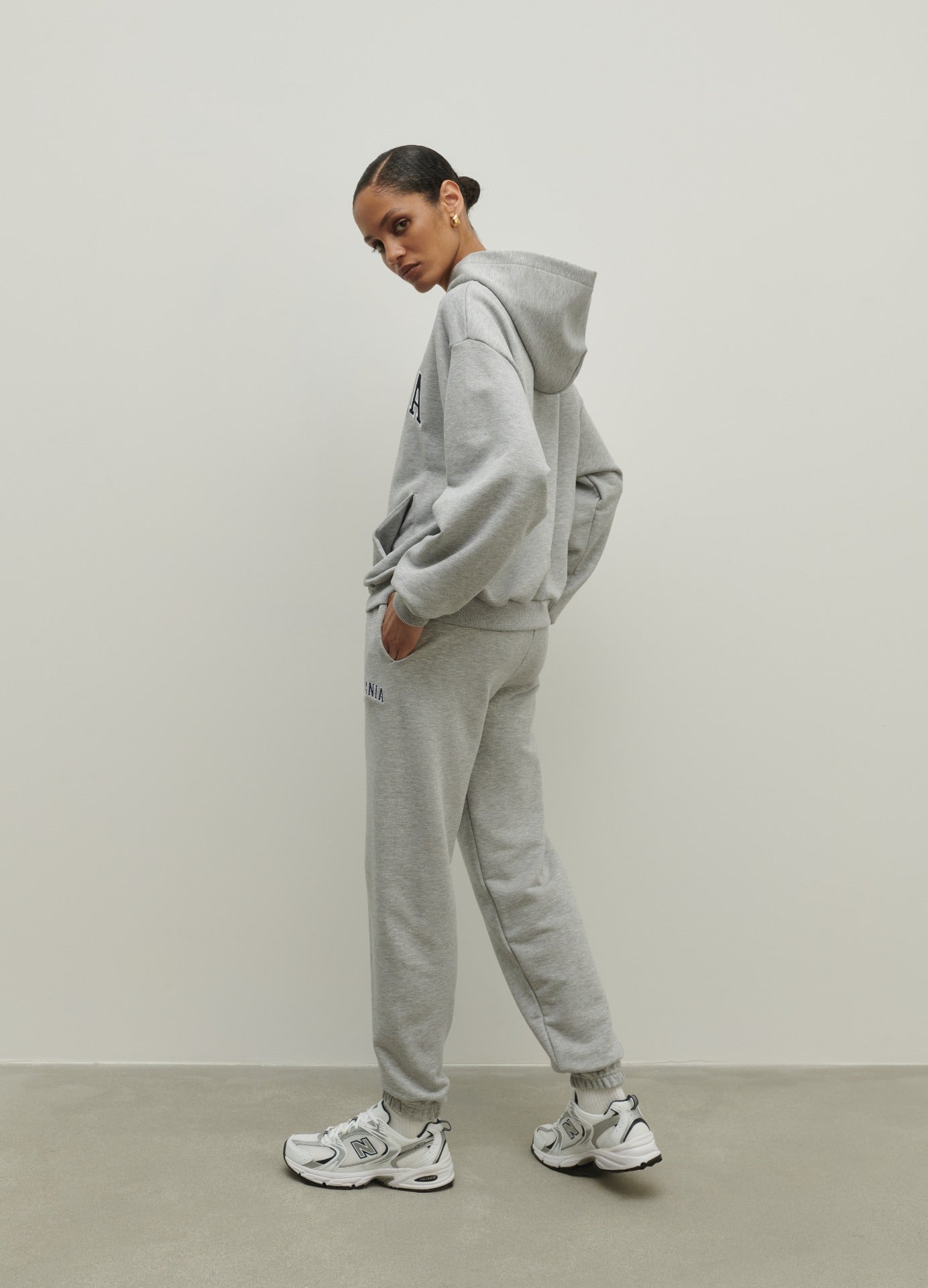 BLUZA Z KAPTUREM LOS GREY