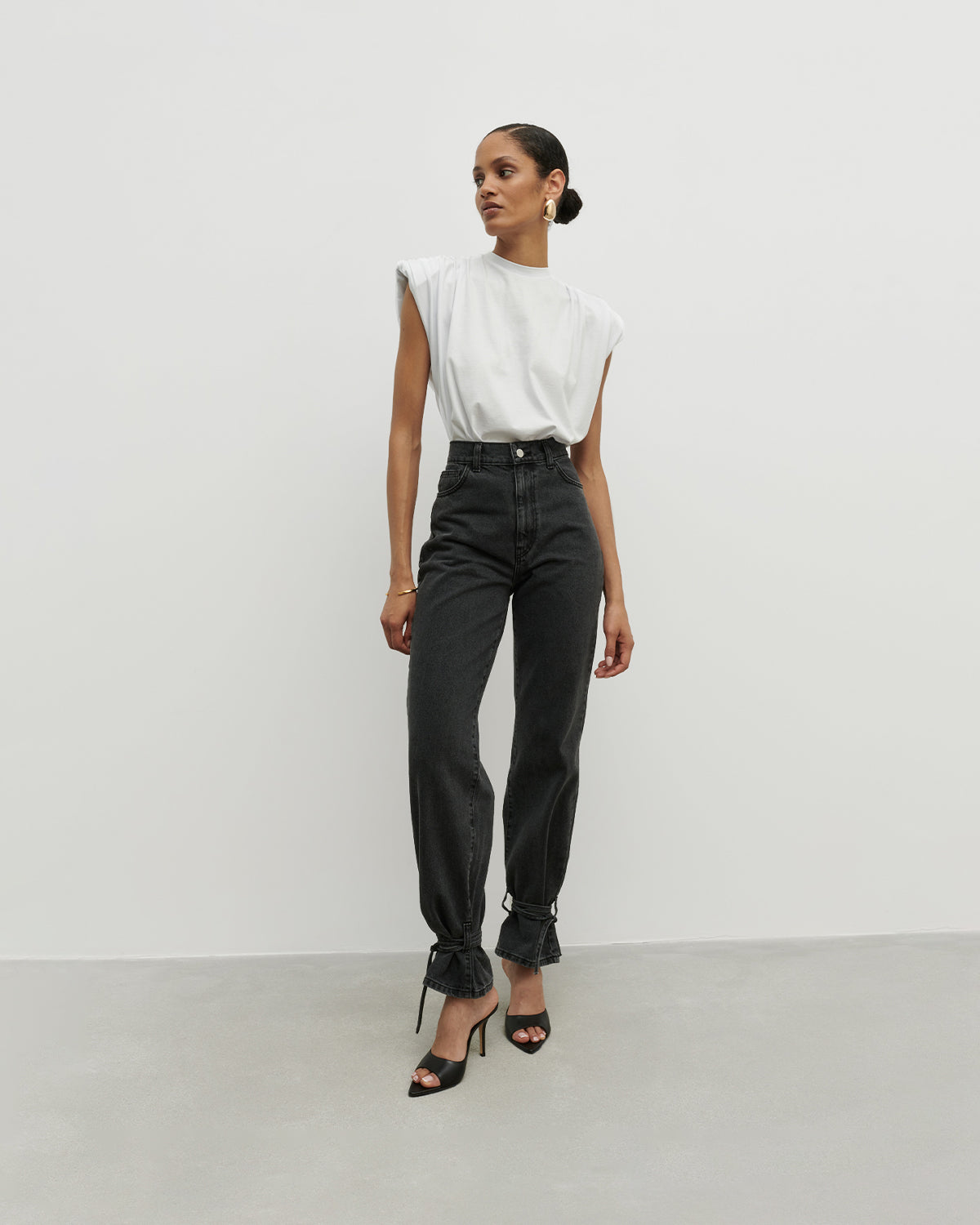 JEANSY ETZI BLACK