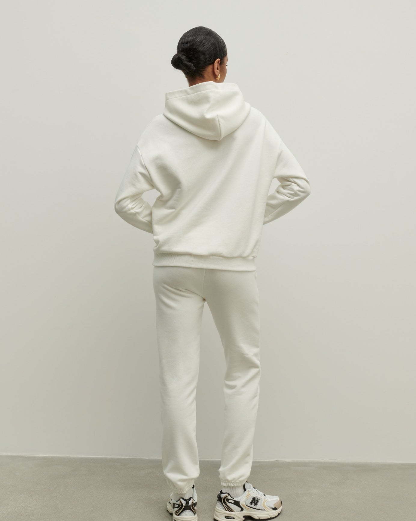 BLUZA Z KAPTUREM TRACK CREAM