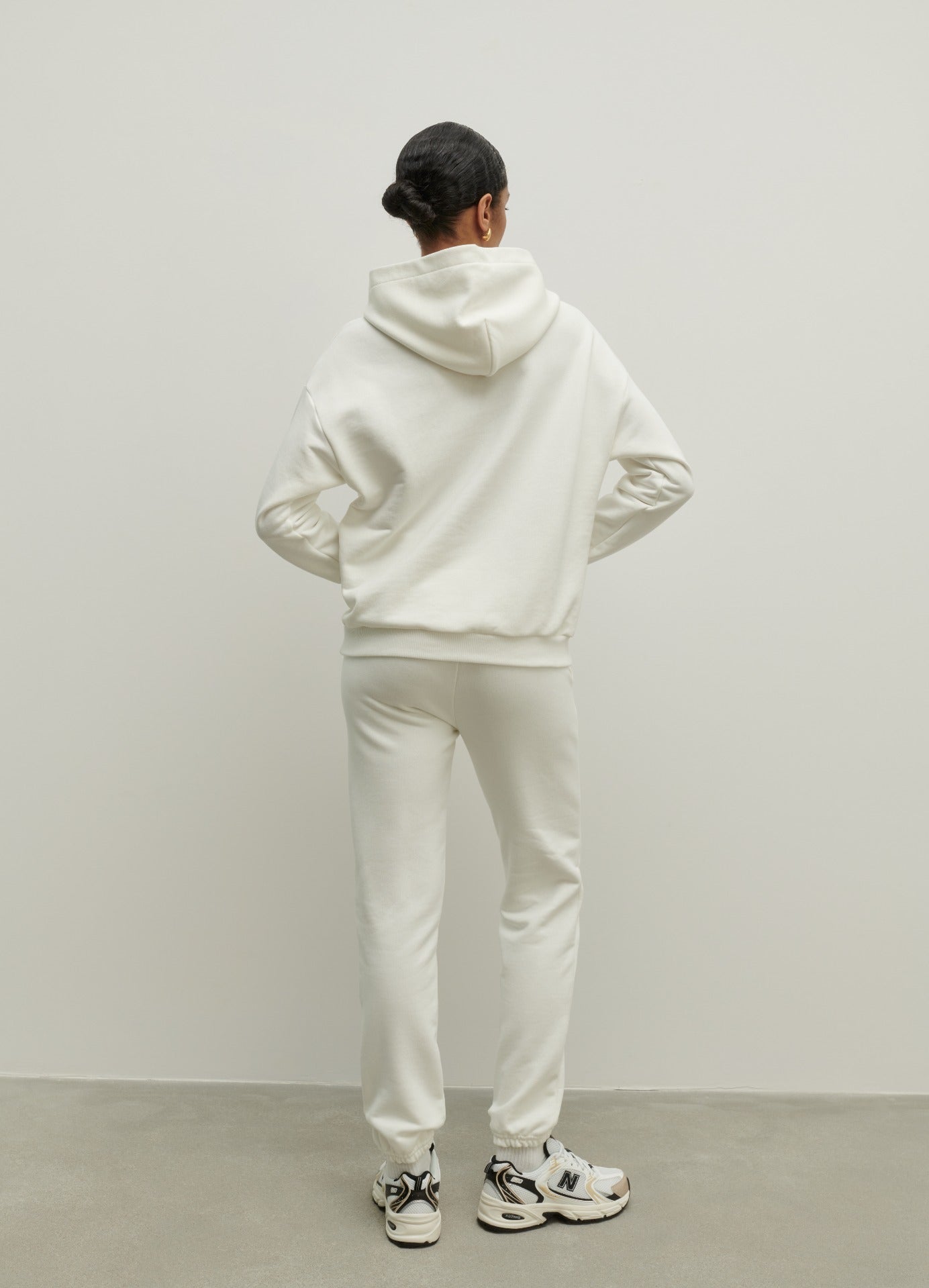 BLUZA Z KAPTUREM TRACK CREAM